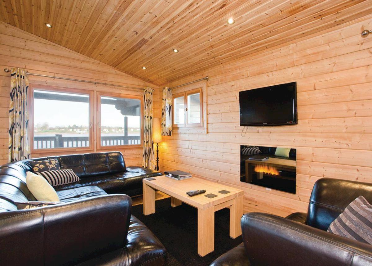 Dacre Lakeside Park Hotel Brandesburton Екстериор снимка