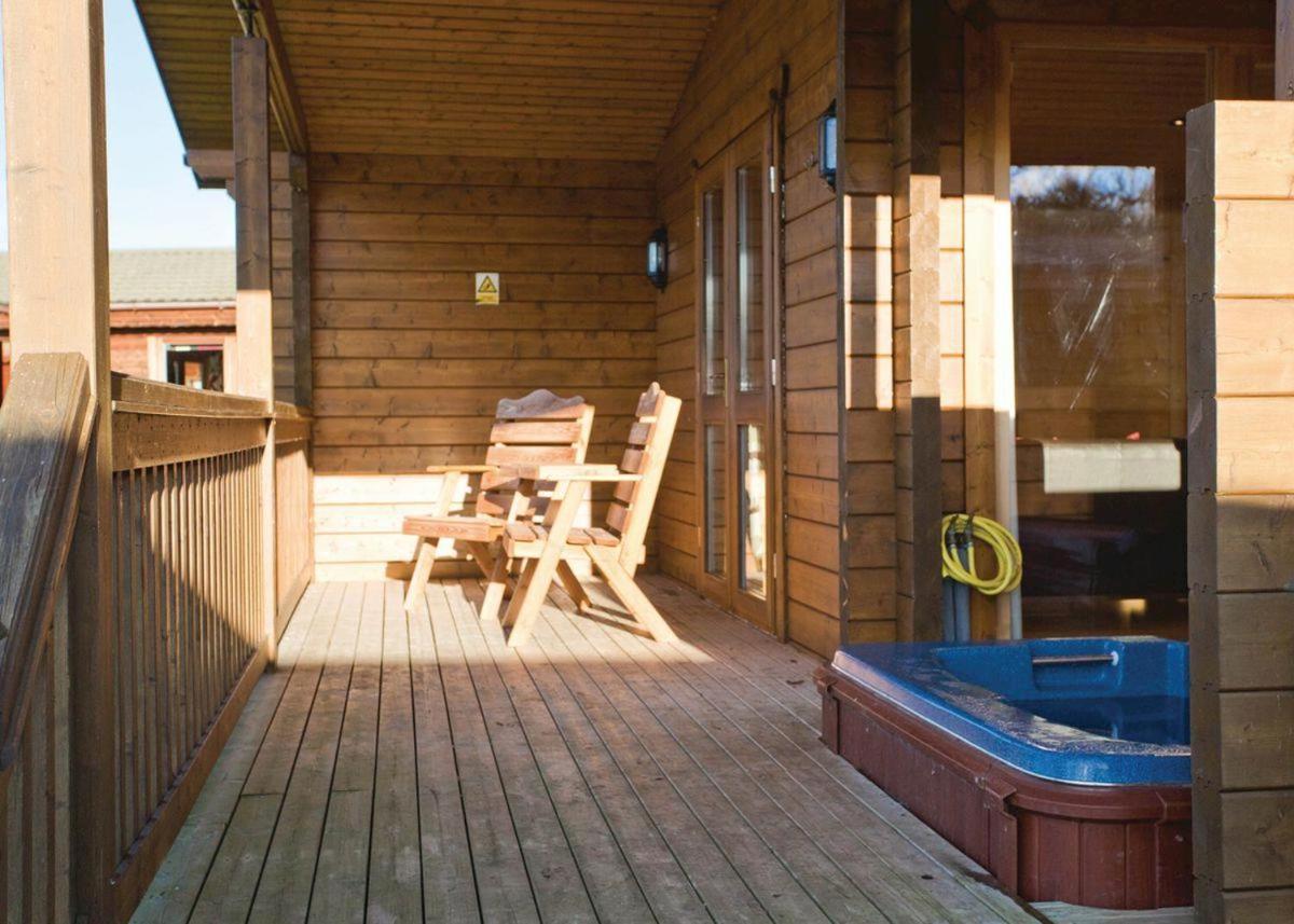 Dacre Lakeside Park Hotel Brandesburton Екстериор снимка