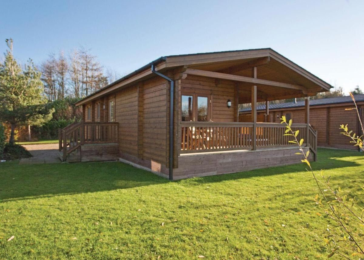 Dacre Lakeside Park Hotel Brandesburton Екстериор снимка