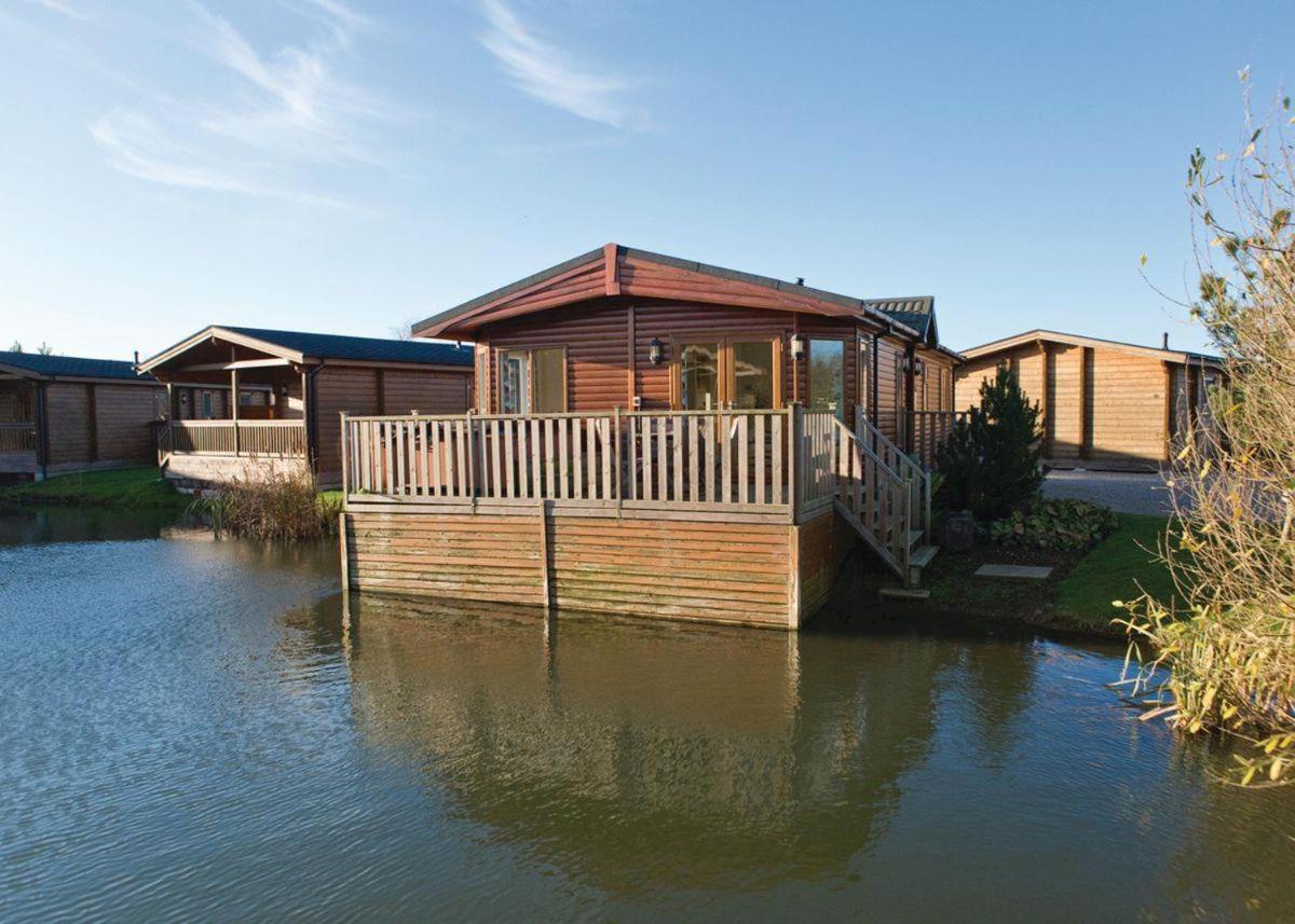 Dacre Lakeside Park Hotel Brandesburton Екстериор снимка