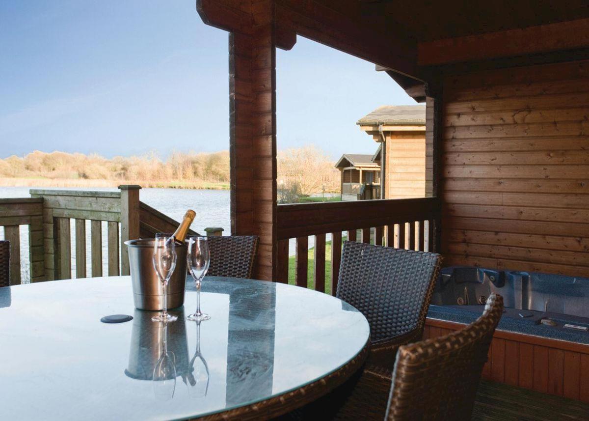Dacre Lakeside Park Hotel Brandesburton Екстериор снимка
