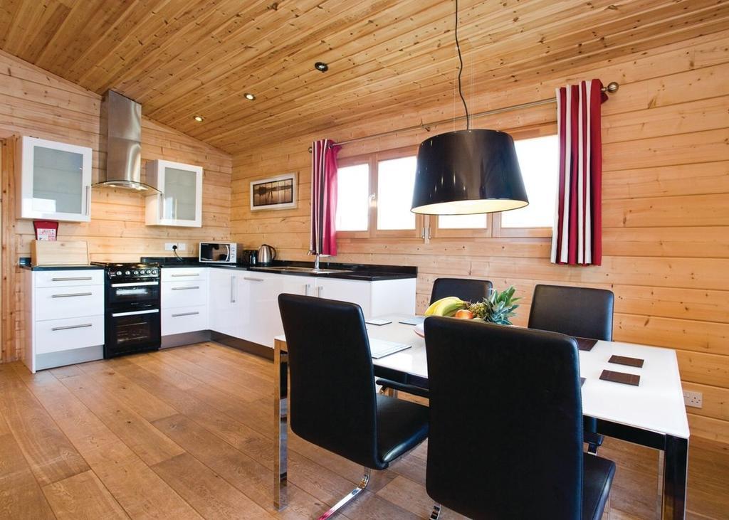 Dacre Lakeside Park Hotel Brandesburton Екстериор снимка