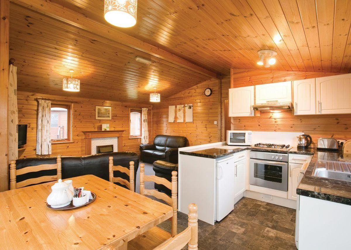 Dacre Lakeside Park Hotel Brandesburton Екстериор снимка