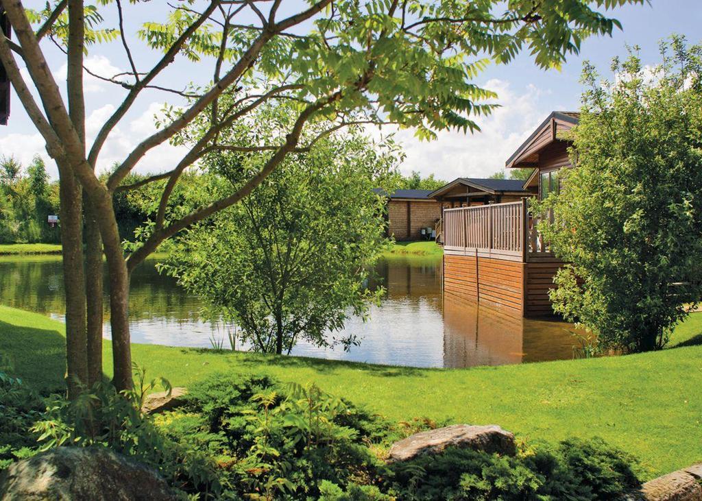 Dacre Lakeside Park Hotel Brandesburton Екстериор снимка