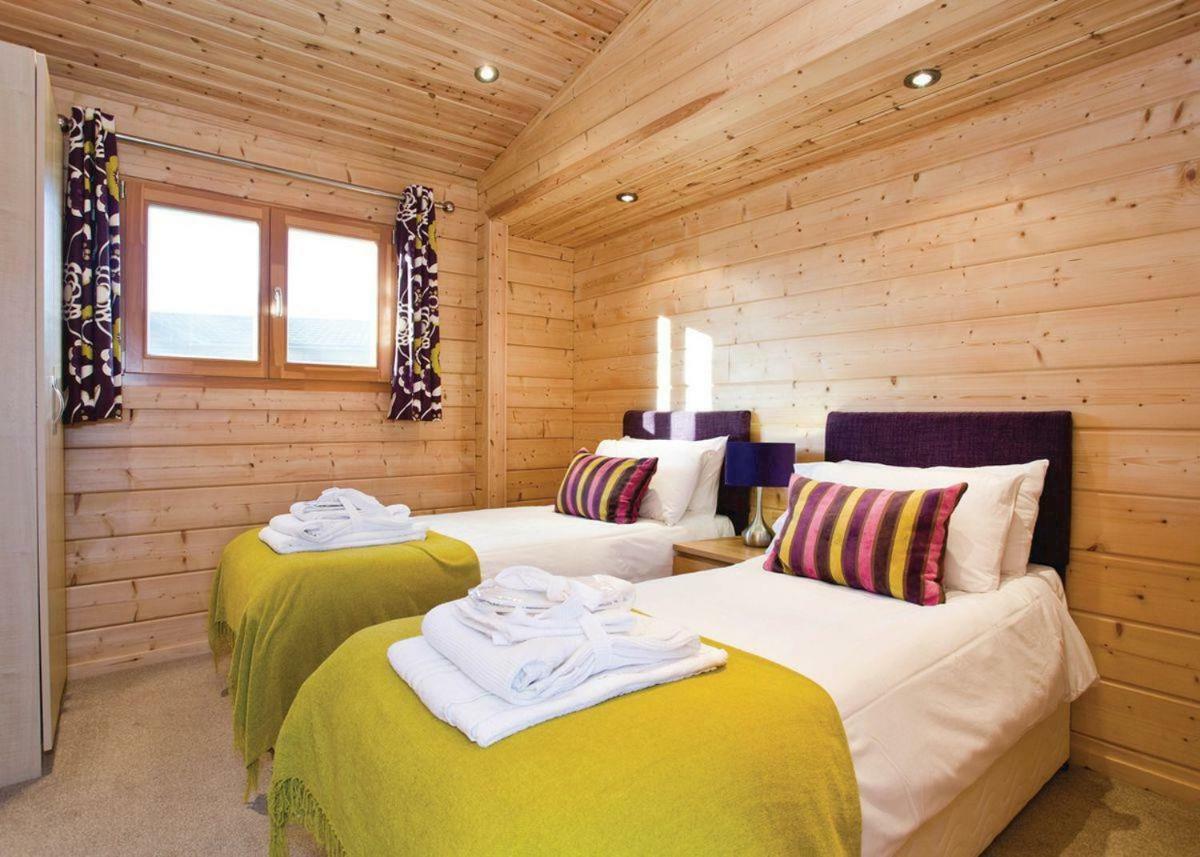 Dacre Lakeside Park Hotel Brandesburton Екстериор снимка